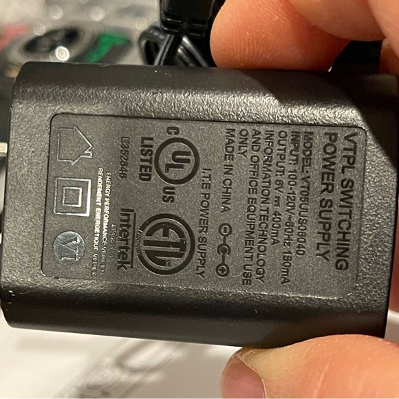 ATT CL82414 3 Handset Cordless Answering System extra handset - Picture 15 of 16